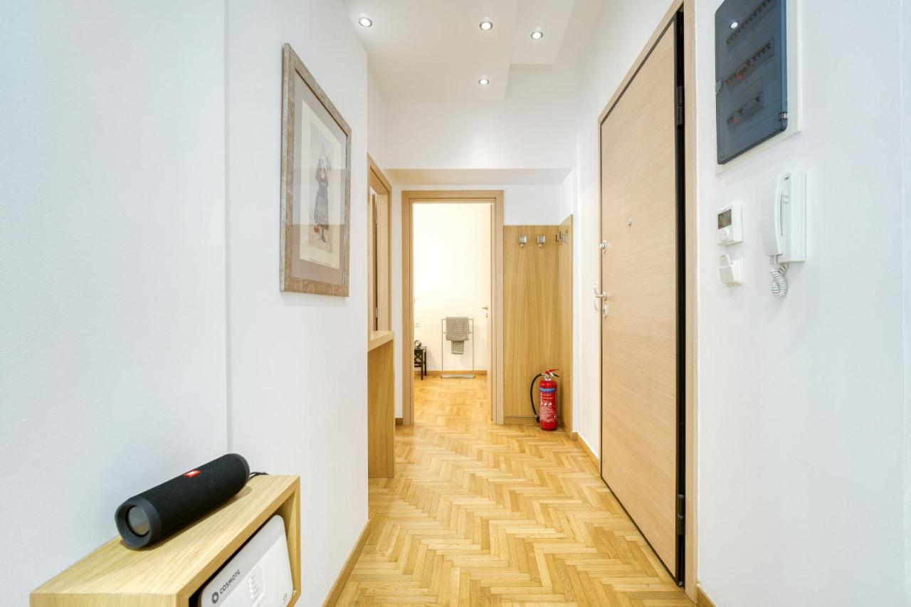 Stylish, Sunny New 2 Bedroom, Prime Central Athens Exterior photo