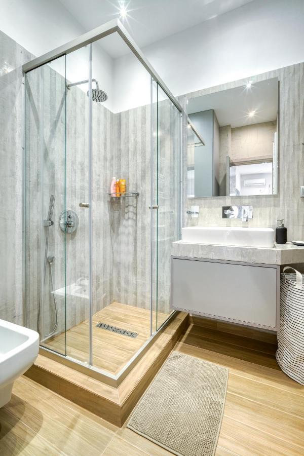 Stylish, Sunny New 2 Bedroom, Prime Central Athens Exterior photo