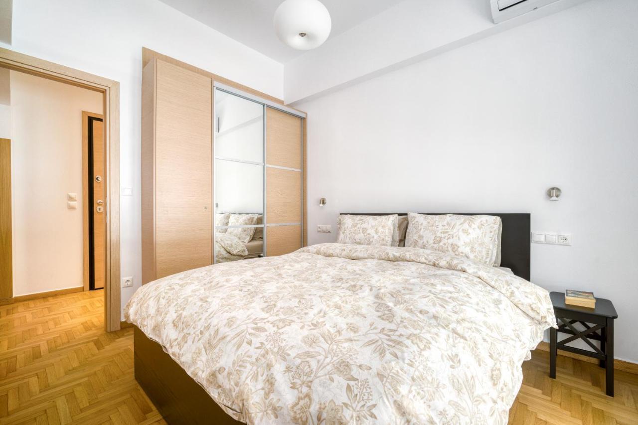 Stylish, Sunny New 2 Bedroom, Prime Central Athens Exterior photo