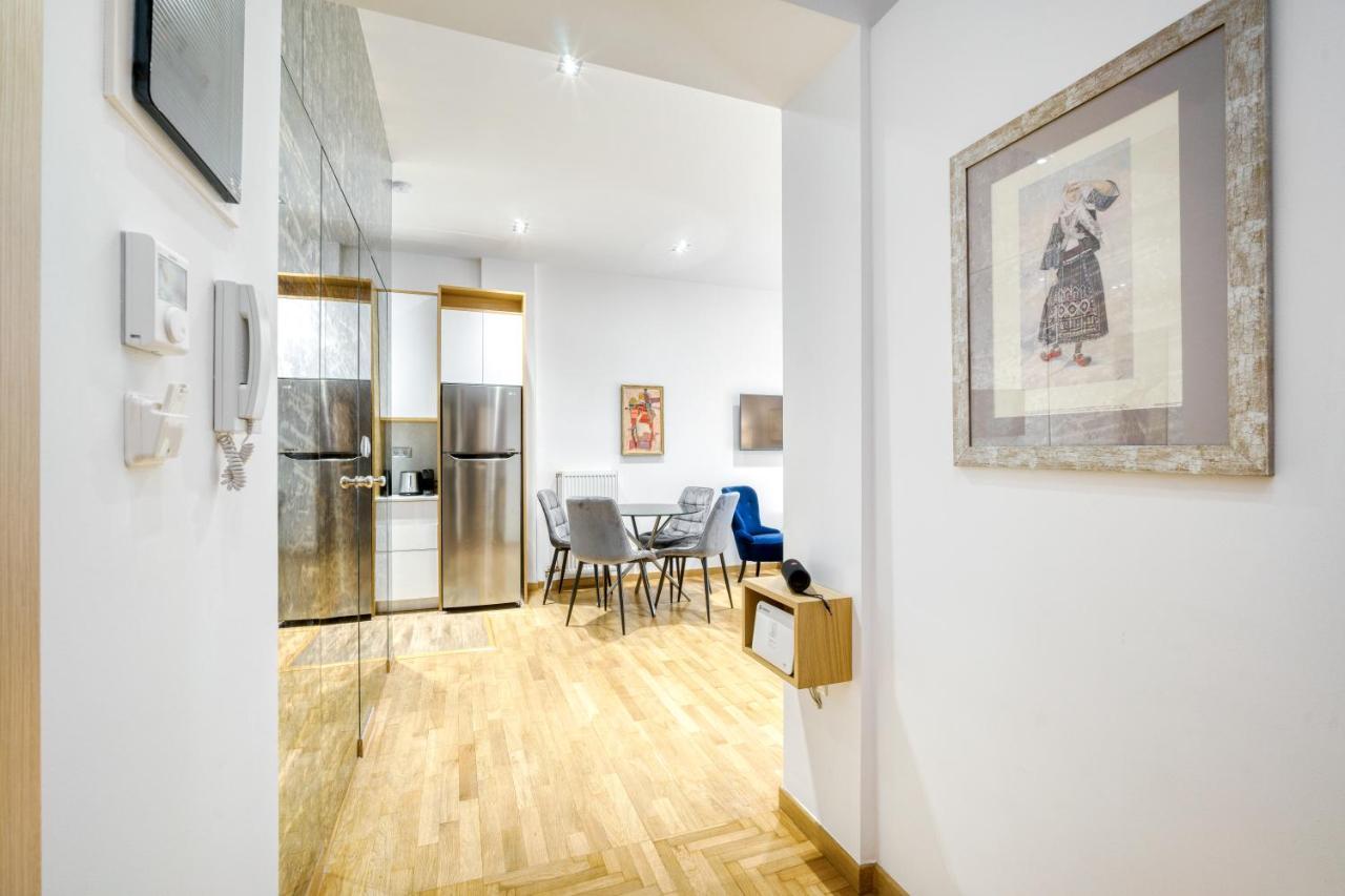 Stylish, Sunny New 2 Bedroom, Prime Central Athens Exterior photo